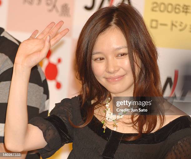 Vivian Hsu dalam konferensi pers di Tokyo