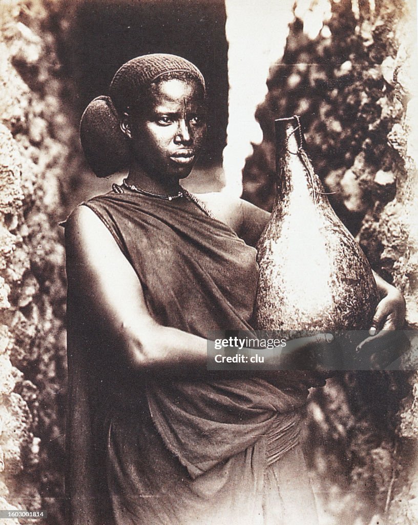 Etiopia, Giovane bellezza che tiene una brocca, 1888