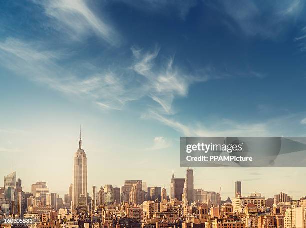 skyline di manhattan - rockefeller center foto e immagini stock