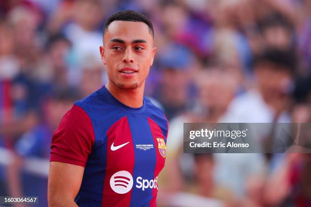 Sergiño Dest of FC Barcelona waves the supporters during the presentation prior to the Joan Gamper Trophy match between FC Barcelona and Tottenham...