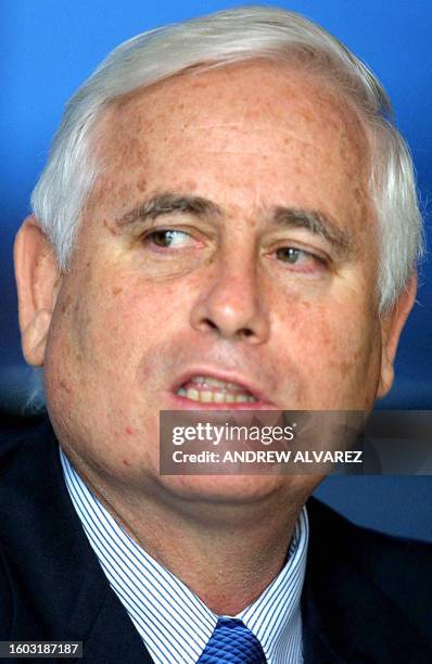 Carlos Fernandez, president of the business guild FEDECAMARA, converses with members of the press in Caracas, 09 October 2002. The opposition has...