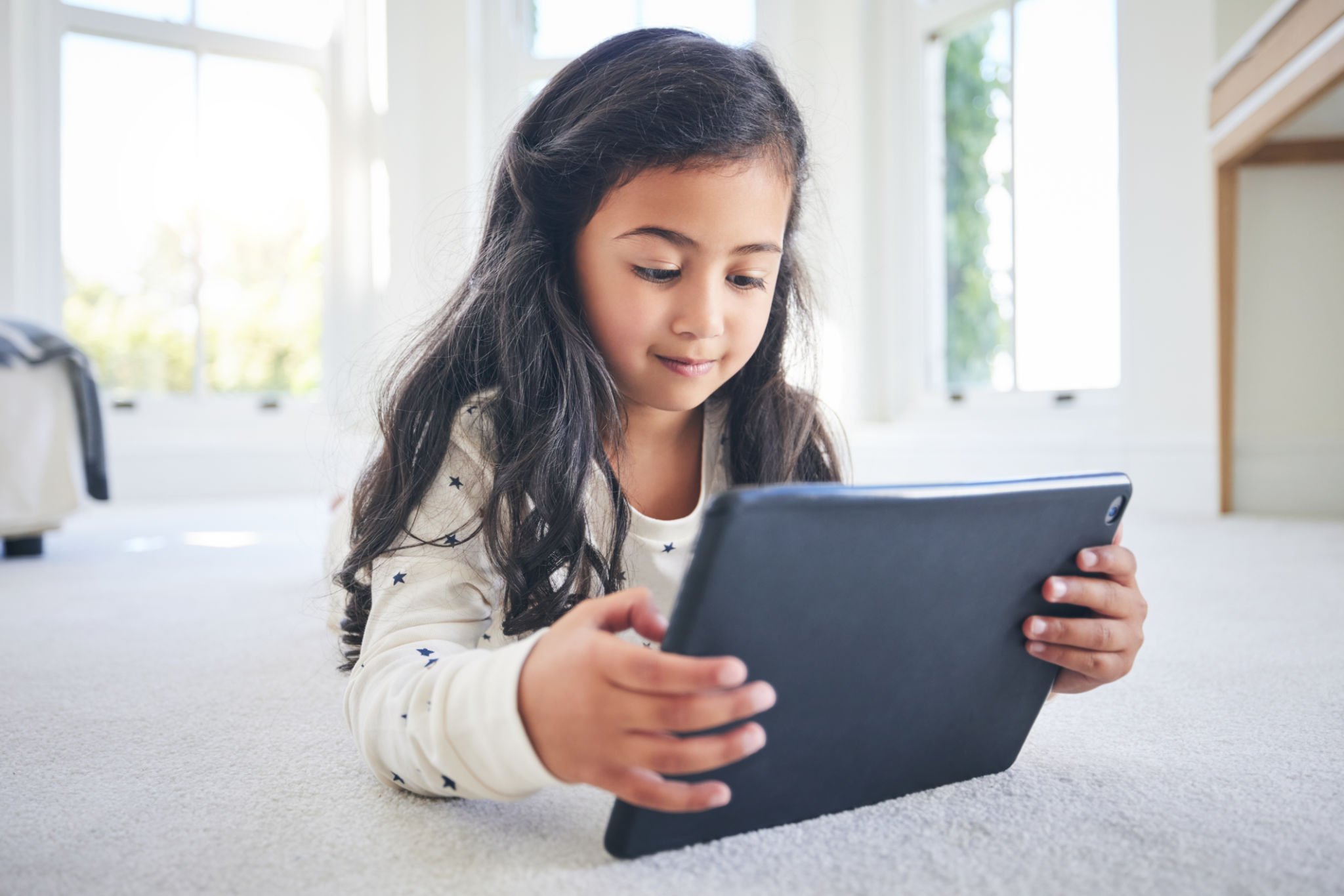children reading tablet