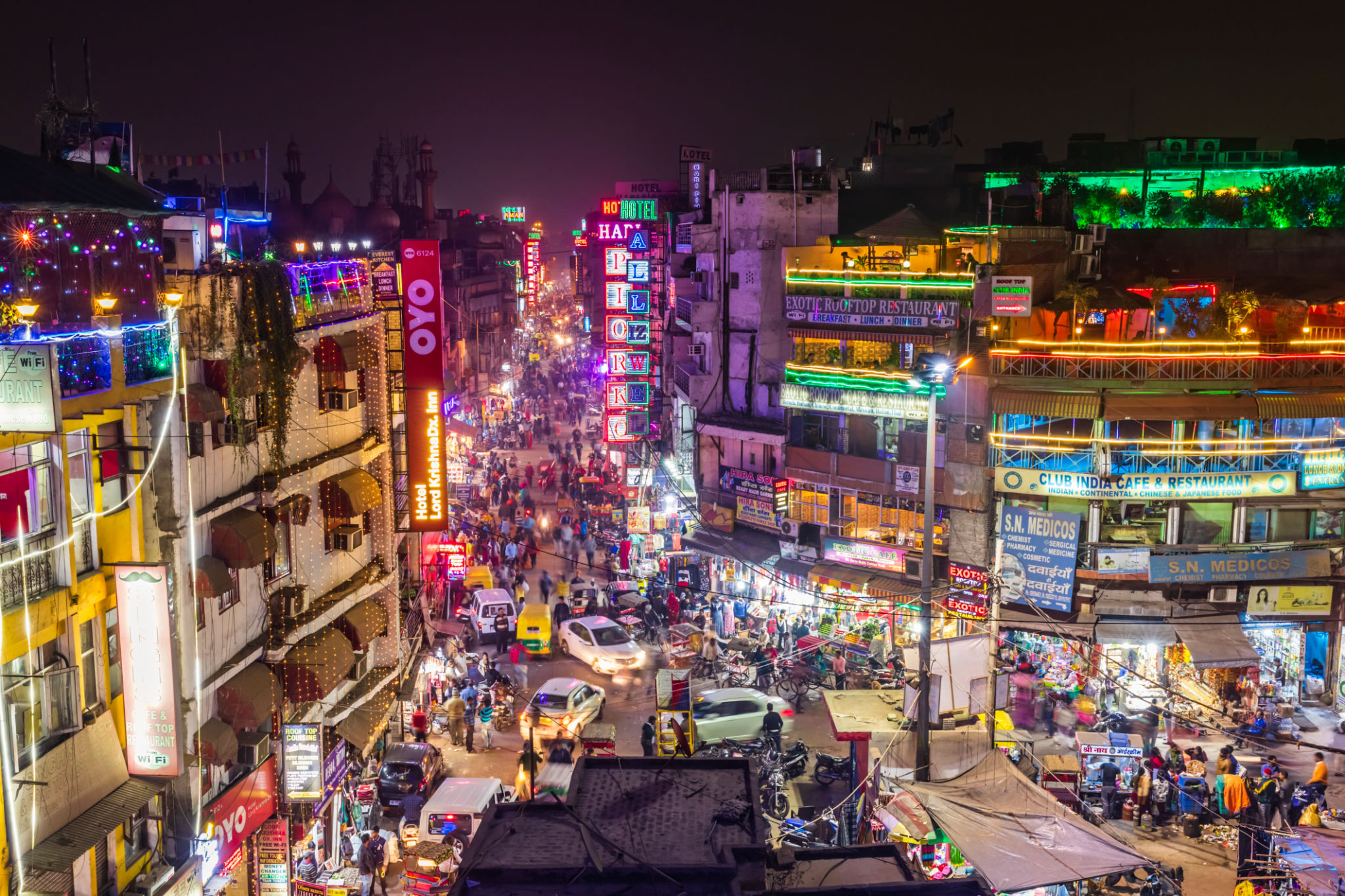 busy new delhi streets