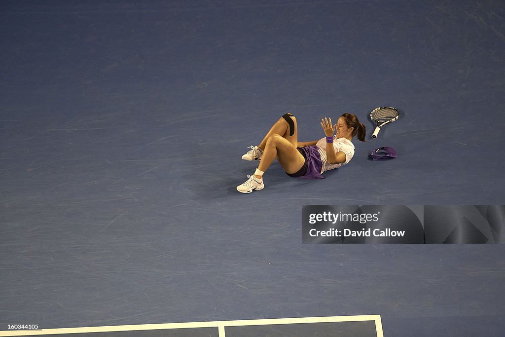 Li Na Injured China Li Na on ground after sustaining injury during Women's Final vs ...
