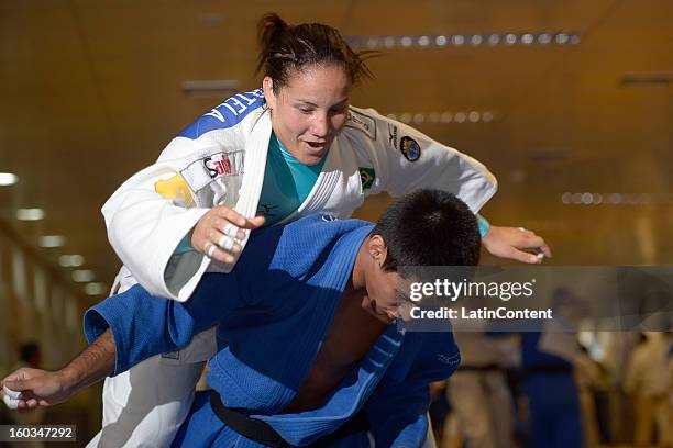 Athletes in action during the first official training season of the team, who will represent Brazil in the Olympic Games Rio 2016, at Maria Lenk...