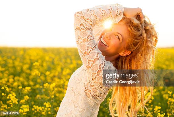 beauty - woman flowers stockfoto's en -beelden