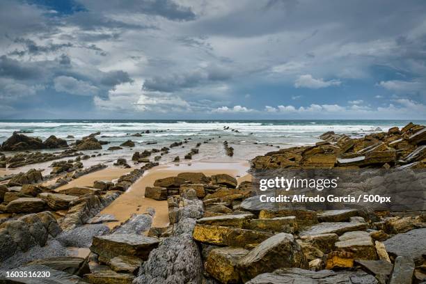 scenic view of sea against sky - paisajes stock pictures, royalty-free photos & images