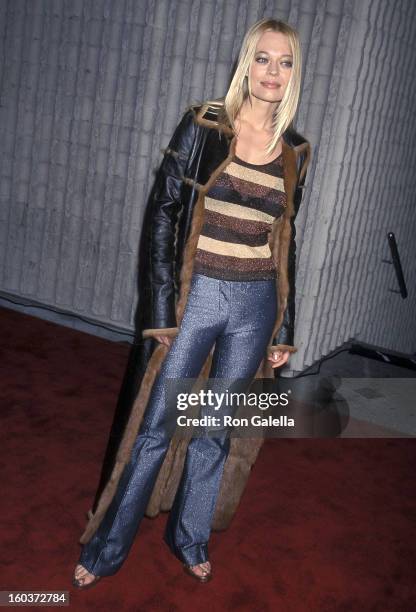 Actress Jeri Ryan attends the "Dracula 2000" Westwood Premiere on December 20, 2000 at the Avco Center Cinemas in Westwood, California.