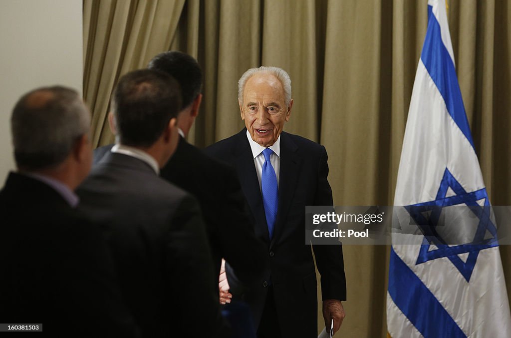Israeli President Shimon Peres Begins Coalition Consultation Process