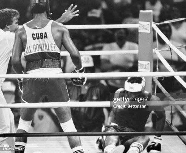 Riddick Bowe loses against Cuban Jorge Gonzalez, after promising a knockout, at the Pan American Games, Indianapolis, Indiana, United States, 19th...