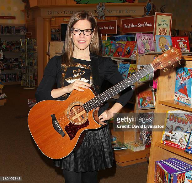 Recording artist Lisa Loeb attends a CD signing and performance for her new CD "No Fairy Tale" at Barnes & Noble bookstore at The Grove on January...