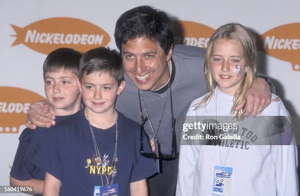 Actor Ray Romano, daughter Alexandra and sons Matthew and Gregory attend the 14th Annual Nickelodeon's Kids' Choice Awards on April 21, 2001 at the...