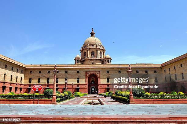 government building - delhi - india - rashtrapati bhavan presidential palace stock pictures, royalty-free photos & images