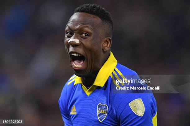 Luis Advíncula of Boca Juniors celebrates after scoring the team's second goal during a Copa CONMEBOL Libertadores 2023 round of sixteen second leg...