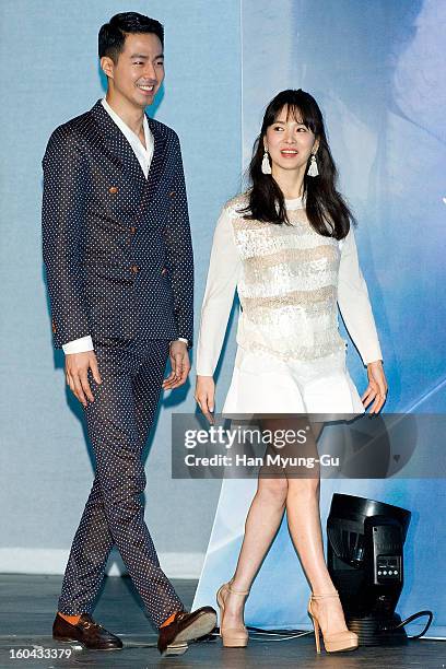 South Korean actors Zo In-Sung and Song Hye-Kyo attend the SBS Drama 'Baramibunda' press conference at Blue Square Samsung Card Hall on January 31,...