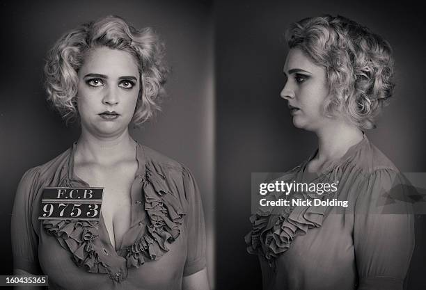 olu wanted mugshot - mugshot stockfoto's en -beelden