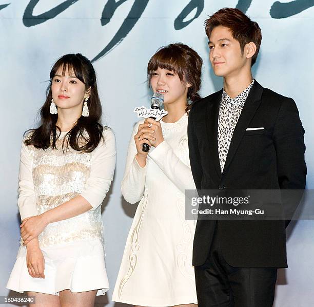 South Korean actors Song Hye-Kyo, Jeong Eun-Ji and Kim Beom attend the SBS Drama 'Baramibunda' press conference at Blue Square Samsung Card Hall on...