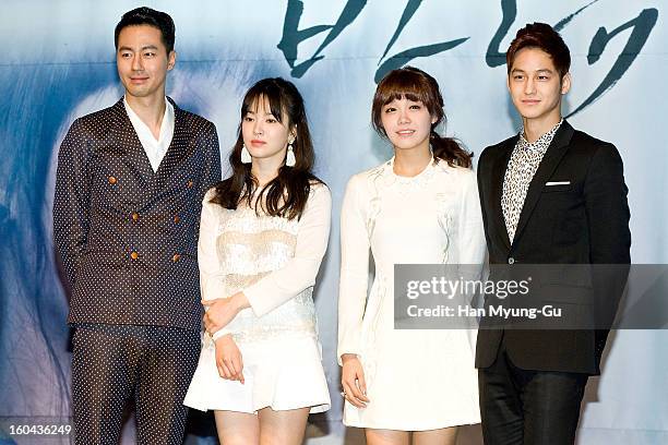 South Korean actors Zo In-Sung, Song Hye-Kyo, Jeong Eun-Ji and Kim Beom attend the SBS Drama 'Baramibunda' press conference at Blue Square Samsung...