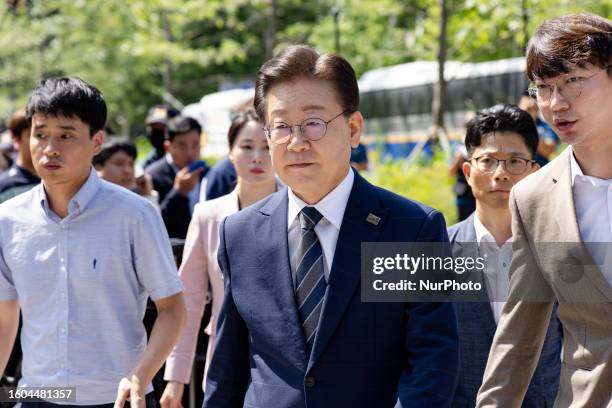 In order to be investigated as a suspect in relation to the suspicion of preferential development in Baekhyun-dong, Lee Jae-myung, the representative...