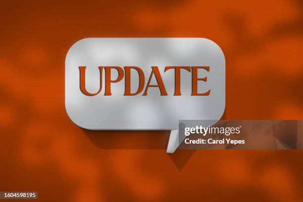 update text in a bubble speech - novedad fotografías e imágenes de stock