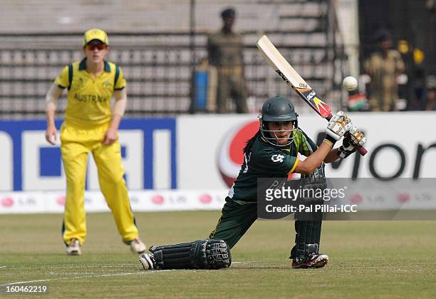Bismah Maroof of Pakistan bats during the second match of ICC Womens World Cup between Australia and Pakistan, played at the Barabati stadium on...