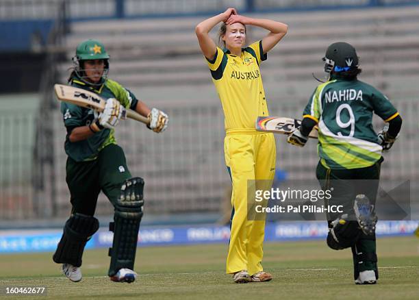Bowler Ellyse Perry of Australia reacts during the second match of ICC Womens World Cup between Australia and Pakistan, played at the Barabati...
