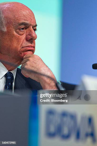 Francisco Gonzalez, chairman of Banco Bilbao Vizcaya Argentaria SA , pauses during a news conference to announce the company's fourth-quarter results...