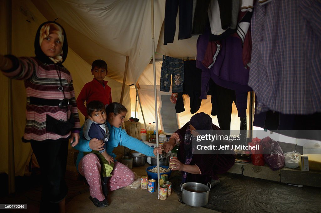 Thousands Of Syrian Refugees Seek Shelter In Makeshift Camps In Jordan