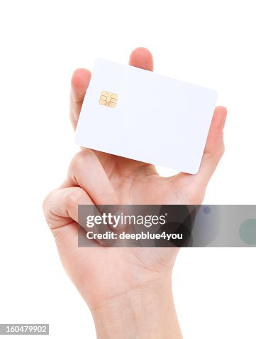 Tarjeta en blanco en la mano femenina sobre blanco Tarjeta en blanco en la mano femenina sobre blanco