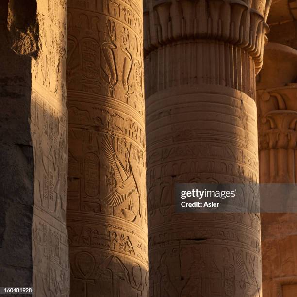 architectonic detail of kom ombo temple, egypt - kom ombo stock pictures, royalty-free photos & images