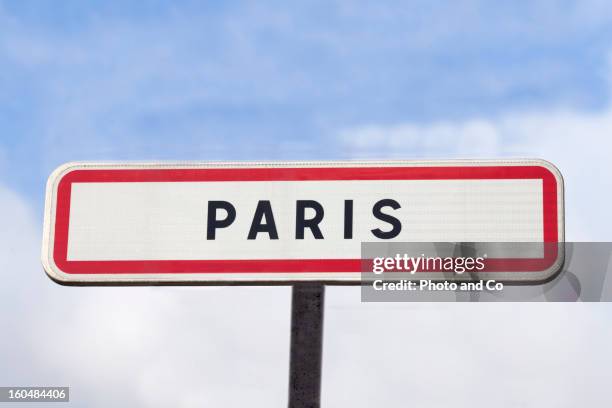 twon road sign paris - town sign stock pictures, royalty-free photos & images