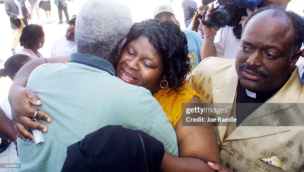 Polly Powell, center, mother of convicted 14-year-old murderer... News ...