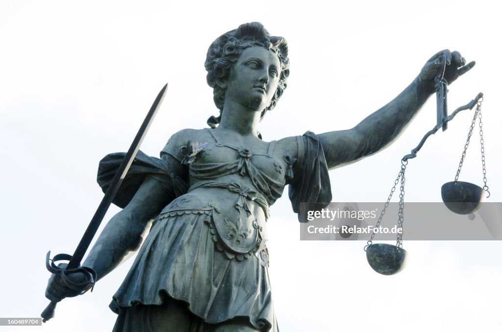 Justicia-Skulptur in Justitiabrunnen in Frankfurt am Main City, Deutschland