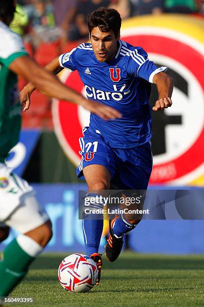 Juan Pablo Passaglia of Universidad de Chile controls the ball during a match between Universidad de Chile and Audax Italiano as part of the Torneo...