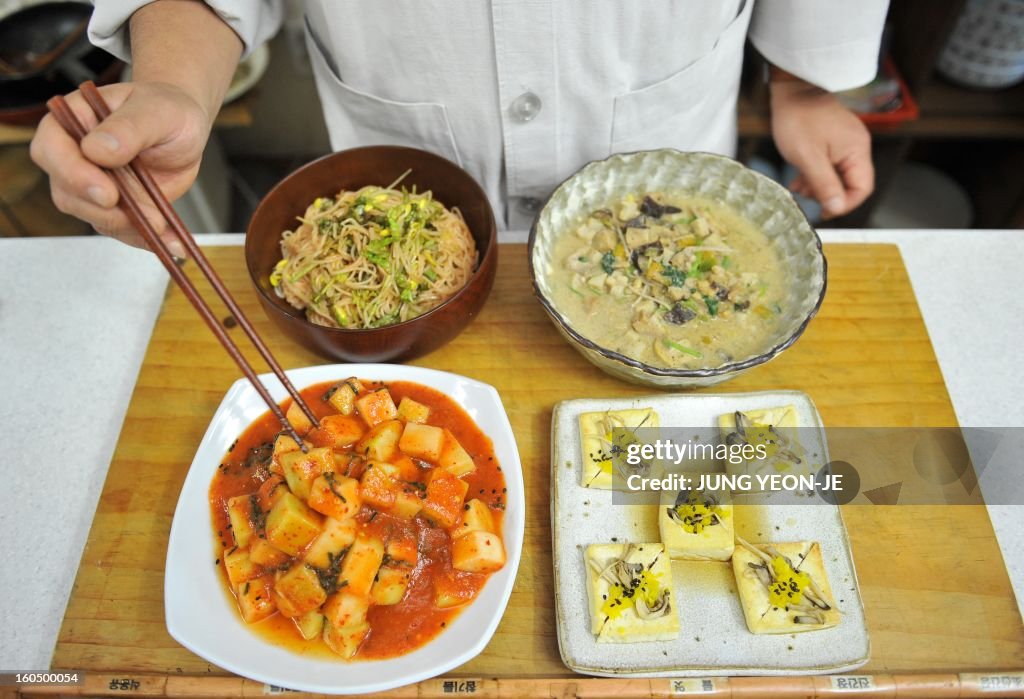 SKOREA-RELIGION-BUDDHISM-FOOD