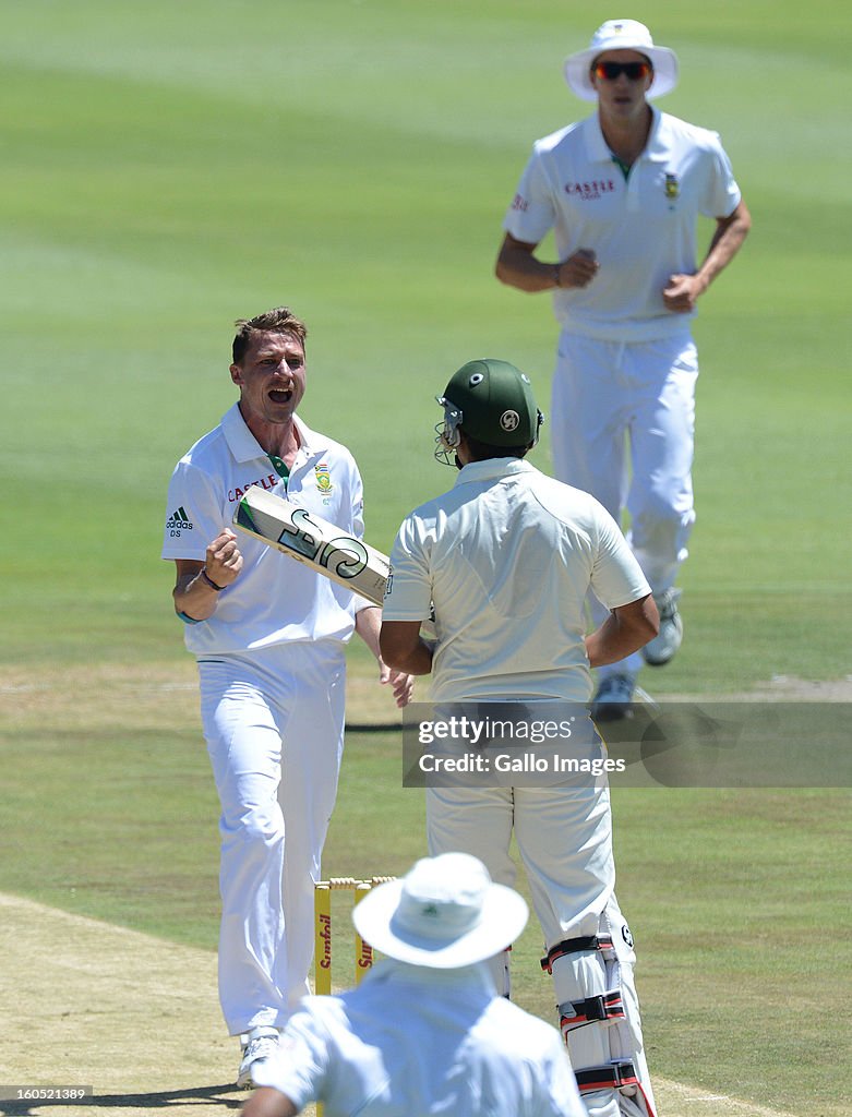 1st Test: South Africa v Pakistan - Day 2