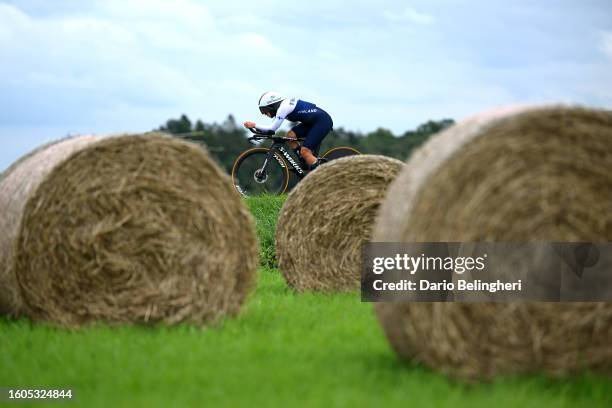 Lotta Henttala of Filand sprints during the Women Elite Individual Time Trial a 36.2km race from Stirling to Stirling at the 96th UCI Cycling World...