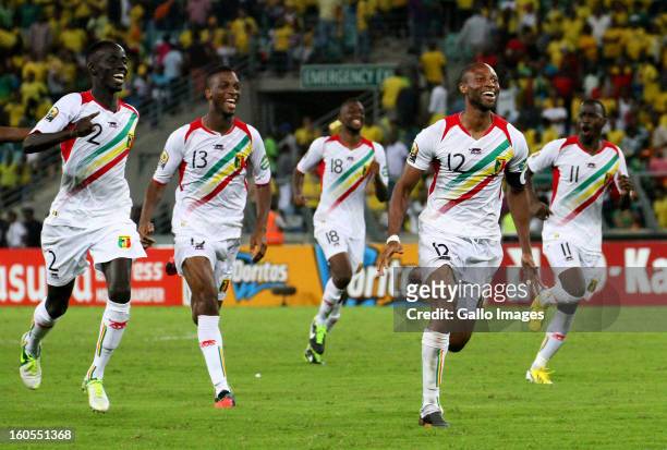 Fousseni Diawara, Molla Wague, Samba Sow, Seydou Keita and Sigamary Diarra of Mali celebrate during the 2013 African Cup of Nations Quarter Final 2...