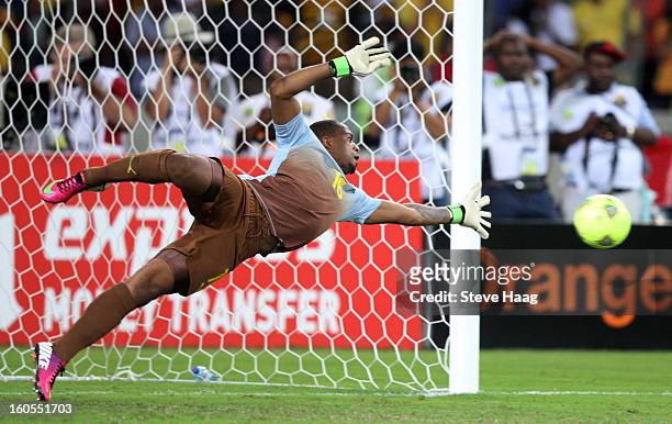 Itumeleng Khune, goal keeper of South Africa, fails to save the penalty by Cheick Tidiane Diabate of Mali during the 2013 African Cup of Nations...