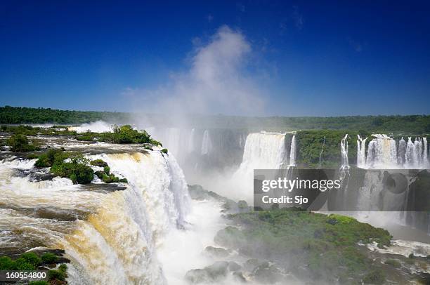 cataratas del iguazú - paraná fotografías e imágenes de stock