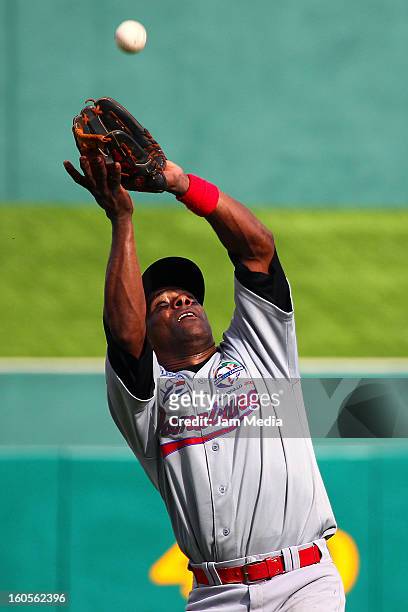 Donenn Linares of Republica Dominicana during the Caribbean Series Baseball 2013 in Sonora Stadium on february 2, 2013 in Hermosillo, Mexico.