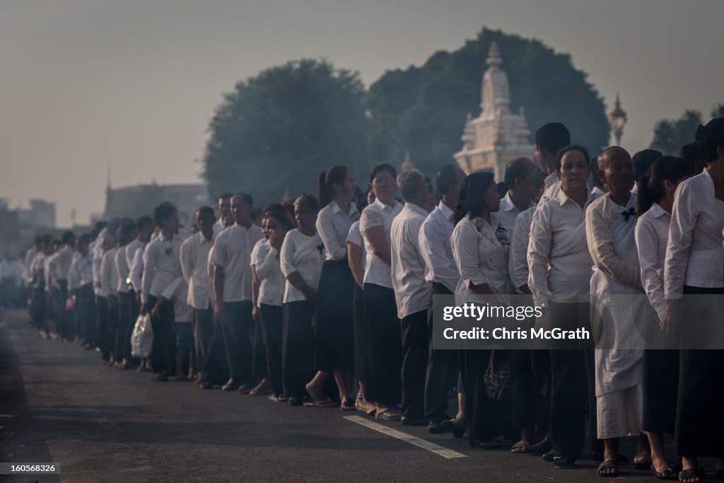 Cambodia Mourns Former King Sihanouk Ahead of Cremation