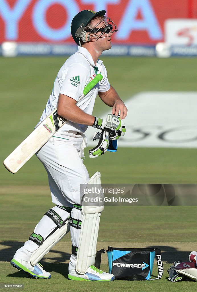 1st Test: South Africa v Pakistan - Day 2