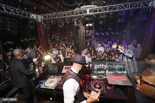 Swizz Beatz performs at 1 OAK New Orleans Presented By LOGIC Electronic Cigarettes at Jax Brewery on February 2, 2013 in New Orleans, Louisiana.