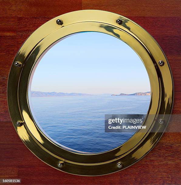 舷窓 - 真鍮 ストックフォトと画像