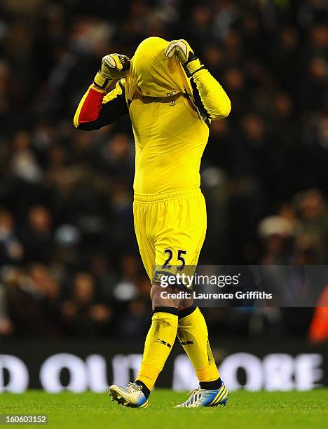 Pepe Reina of Liverpool shows his frustration during the Barclays Premier League match between Manchester City and Liverpool at the Etihad Stadium on...