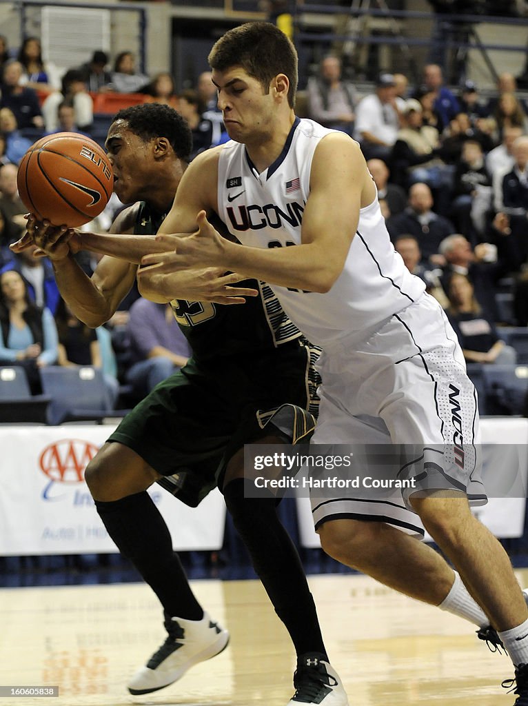 UConn vs USF