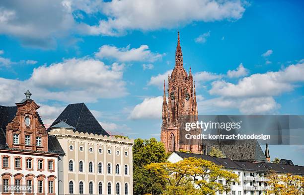 frankfurt cathedral, imperial cathedral st. bartholomaeus, germany - dom van frankfurt stockfoto's en -beelden