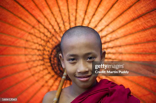 myanmar, bagan, buddhist young monk - monk stock-fotos und bilder