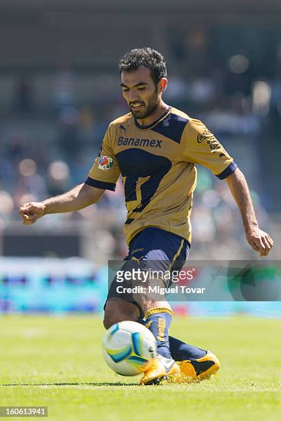 Jehu Chiapas of Santos in action during a match between Pumas and Santos as part of the Clausura 2013 at Olímpico Stadium on February 03, 2013 in...